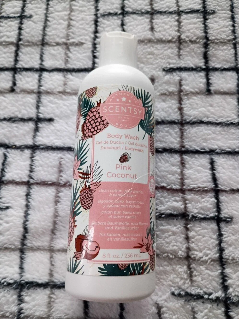 Scentsy Pink Coconut 8 fl oz Body Wash SEALED, NEW